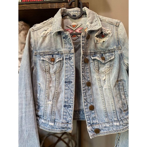 (Sold) American Eagle Distressed Embroidered Denim - Picture 4 of 8